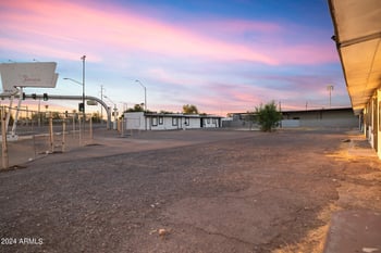 3060 Grand Ave, Phoenix, AZ 85017