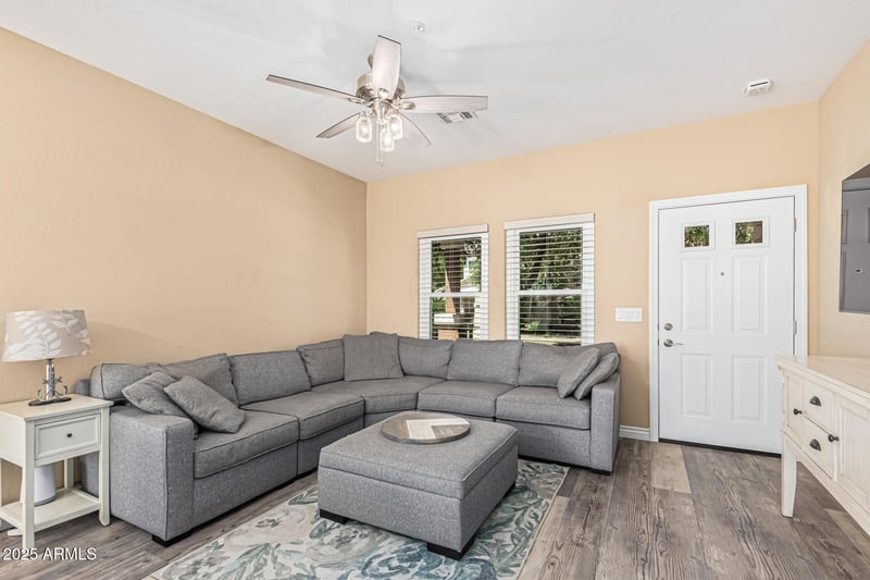 3060 Summerset St, Gilbert, AZ 85296
