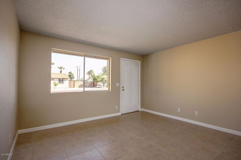 3061 W Banff Ln, Phoenix, AZ 85053