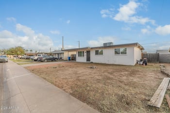 3065 Banff Ln, Phoenix, AZ 85053