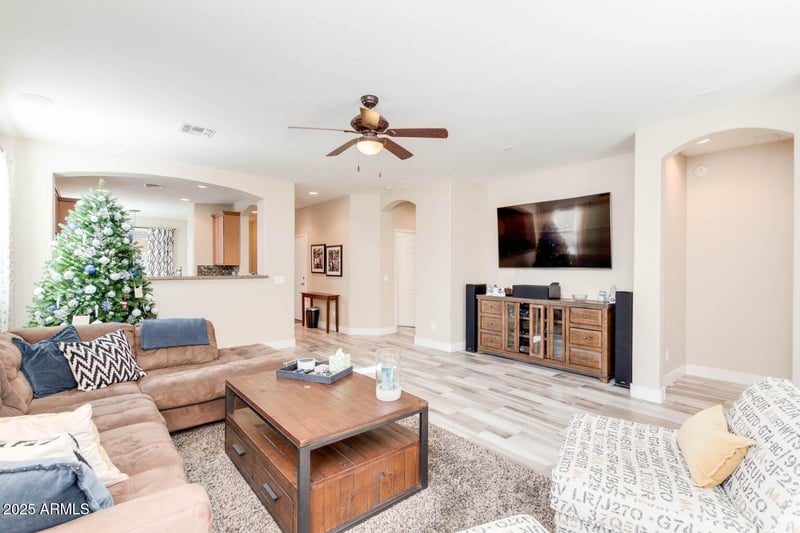 3067 Sailors Way, Gilbert, AZ 85295