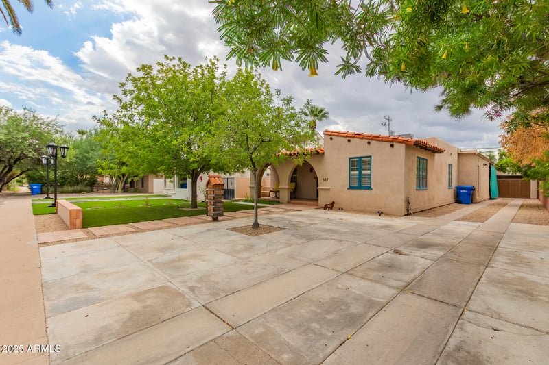 307 Catalina Dr, Phoenix, AZ 85012