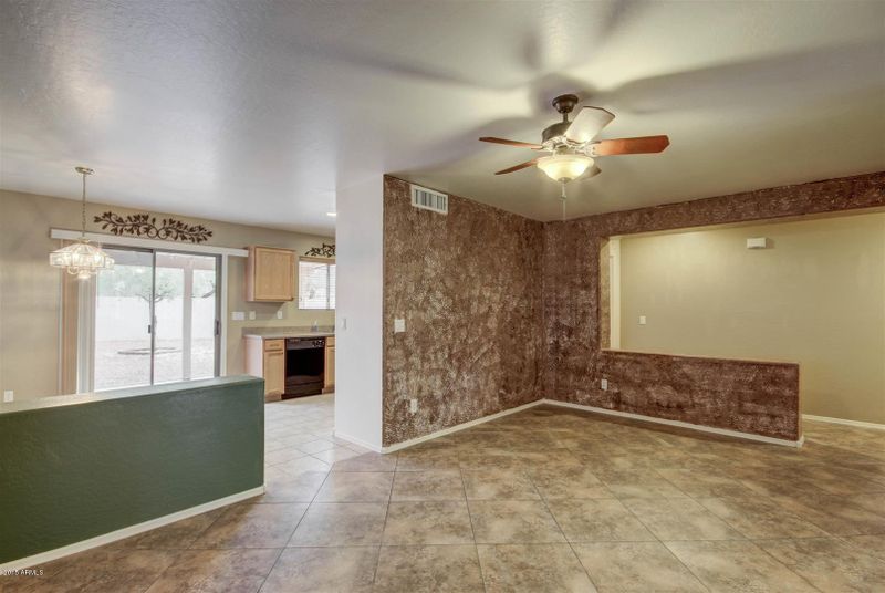 307 E Senna Way, San Tan Valley, AZ 85143