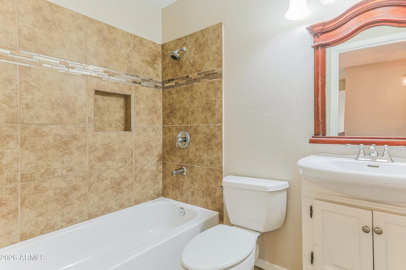 307 S Ocean Dr, Gilbert, AZ 85233