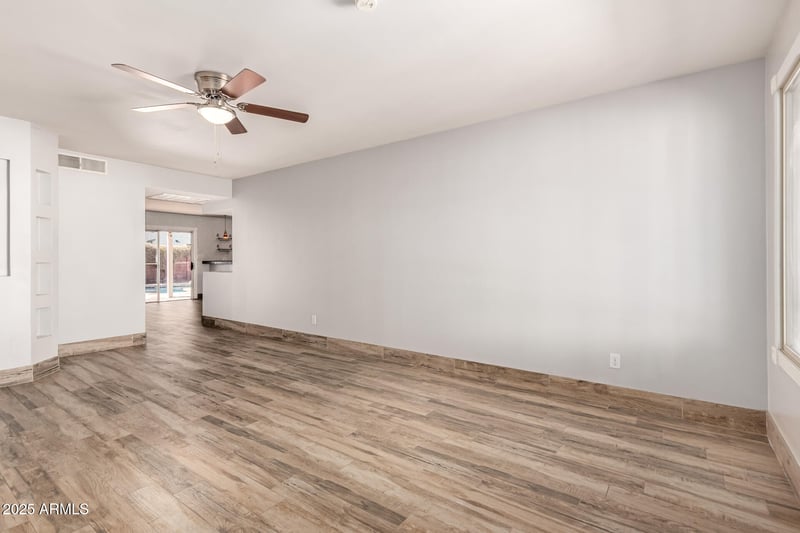 307 Santa Cruz Dr, Tempe, AZ 85282