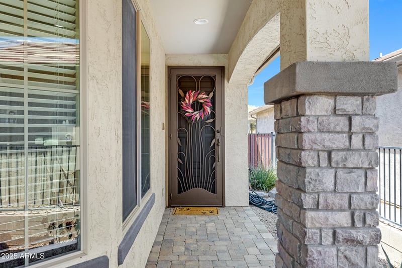 307 Twin Peaks Pw, San Tan Valley, AZ 85143