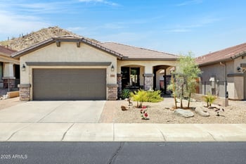 307 Twin Peaks Pw, San Tan Valley, AZ 85143