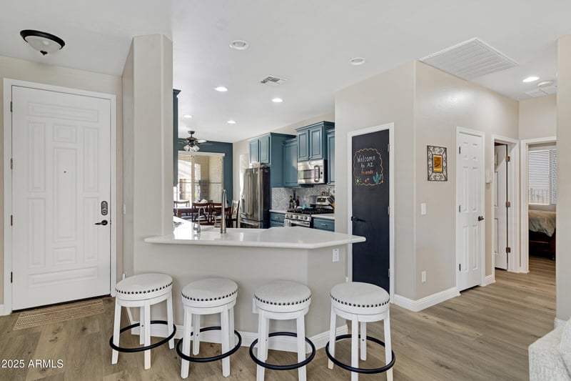 307 Twin Peaks Pw, San Tan Valley, AZ 85143