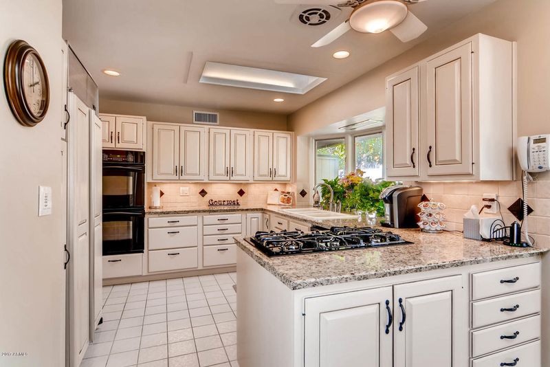 307 W Gleneagles Dr, Phoenix, AZ 85023