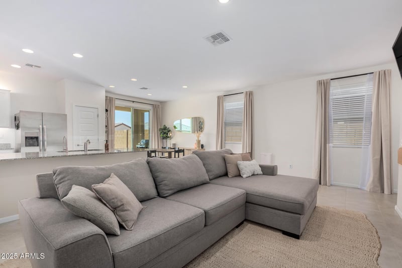 3077 Tie Down Dr, San Tan Valley, AZ 85140