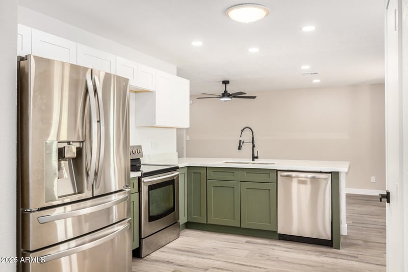 308 Oraibi Dr, Phoenix, AZ 85027