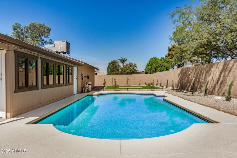 308 Oraibi Dr, Phoenix, AZ 85027