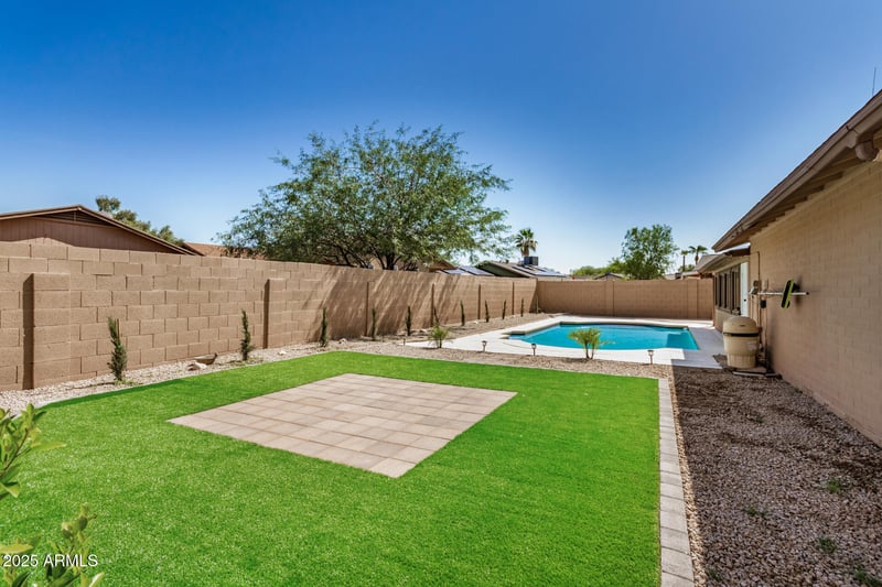 308 Oraibi Dr, Phoenix, AZ 85027