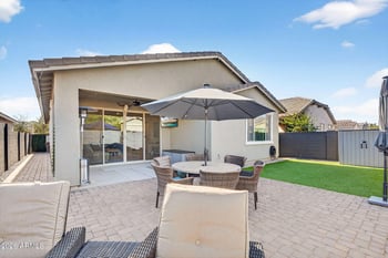 308 Rainbow Bridge Ln, San Tan Valley, AZ 85140