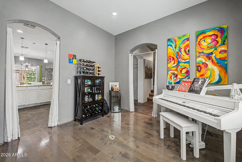 308 W Herro Ln, Phoenix, AZ 85013