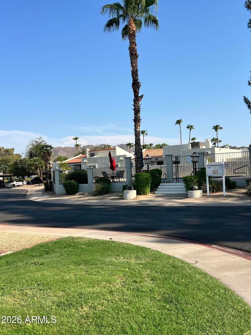 3081 E Cannon Dr, Phoenix, AZ 85028