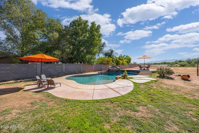 30826 Crozier Rd, Wittmann, AZ 85361