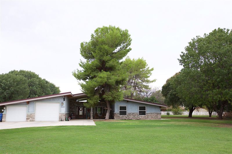 3087 E Redfield Rd, Gilbert, AZ 85234