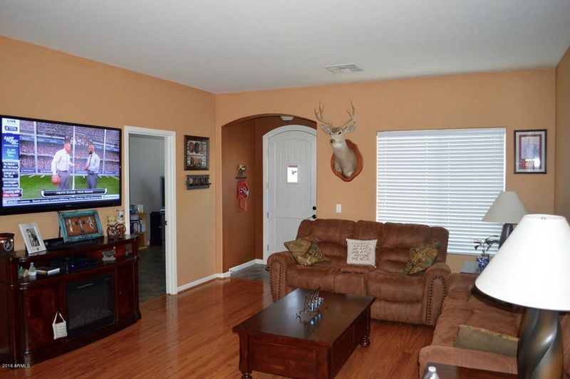 3090 S Seton Ave, Gilbert, AZ 85295