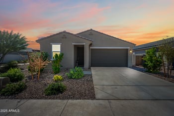 3099 Bee Trl, San Tan Valley, AZ 85143