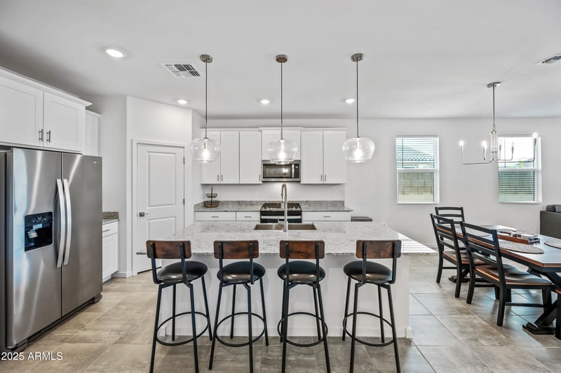 3099 Bee Trl, San Tan Valley, AZ 85143