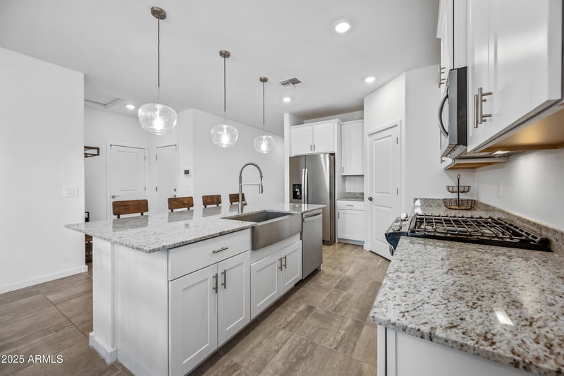 3099 Bee Trl, San Tan Valley, AZ 85143