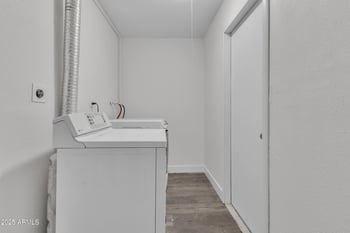 31 Duke Dr, Tempe, AZ 85283