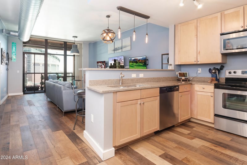 310 4th St #707, Phoenix, AZ 85004