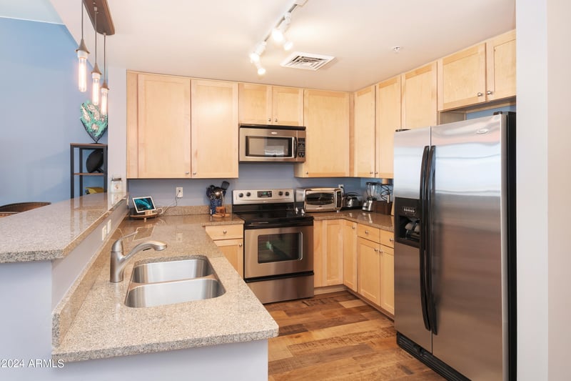 310 4th St #707, Phoenix, AZ 85004