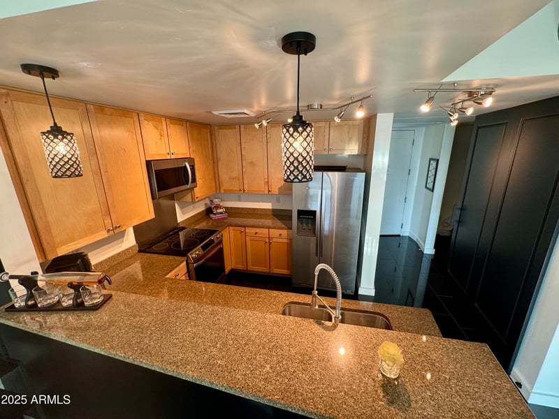 310 4th St #907, Phoenix, AZ 85004