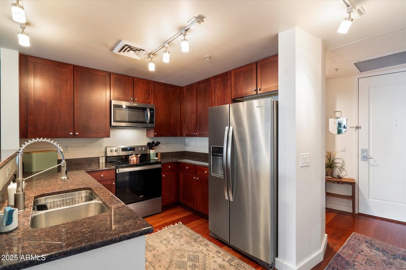 310 4th St #908, Phoenix, AZ 85004