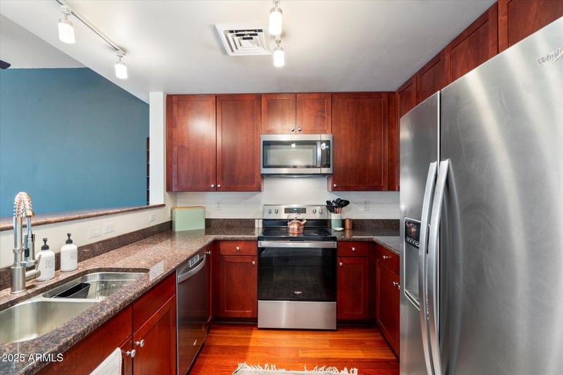 310 4th St #908, Phoenix, AZ 85004