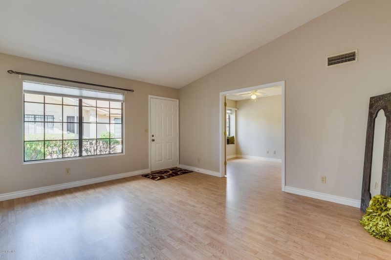 310 N 65th St #6, Mesa, AZ 85205