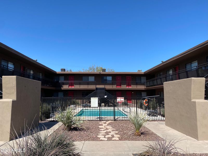 310 W Earll Dr #105, Phoenix, AZ 85013
