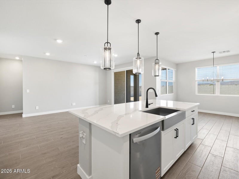 310 W Flatiron Trl, Apache Junction, AZ 85120