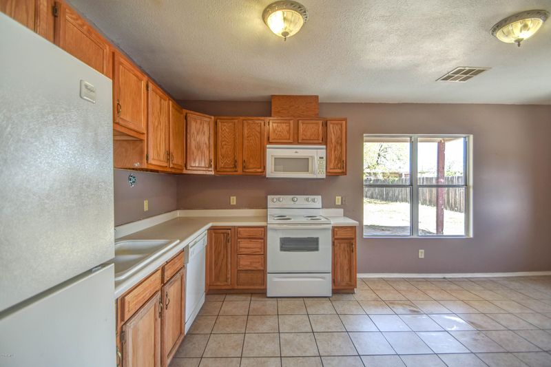 3102 E Hartford Ave, Phoenix, AZ 85032