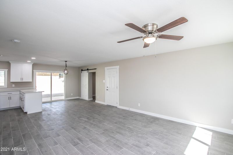 3102 N 65th Ave, Phoenix, AZ 85033