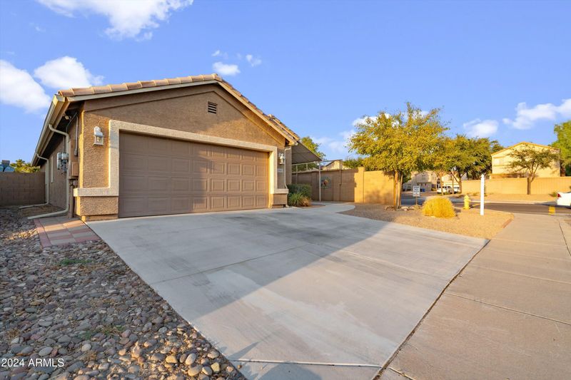 3102 W Louise Dr, Phoenix, AZ 85027
