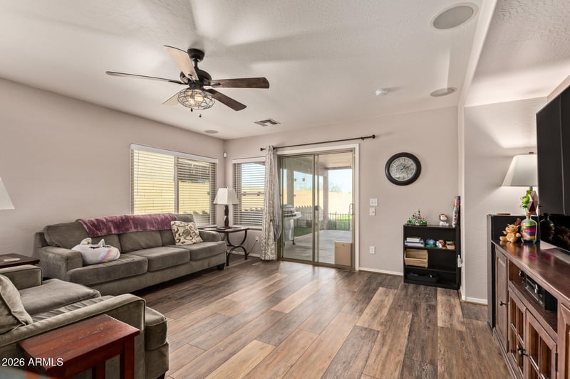 31027 Karen Ave, San Tan Valley, AZ 85143