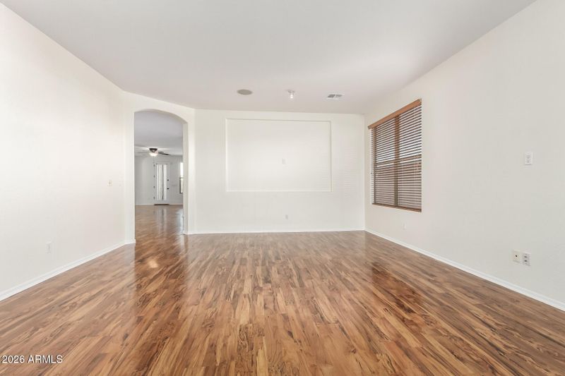 31032 N Obsidian Dr, San Tan Valley, AZ 85143