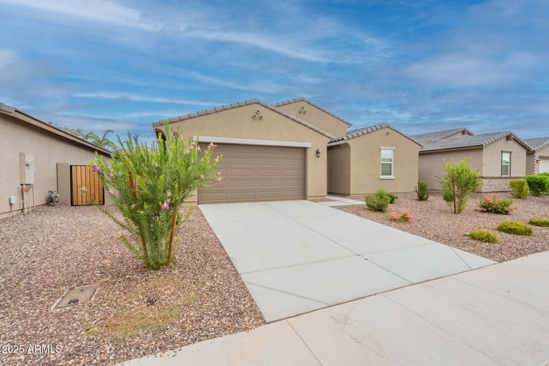 3104 Bee Trl, San Tan Valley, AZ 85143