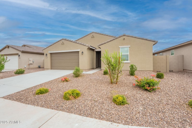 3104 Bee Trl, San Tan Valley, AZ 85143