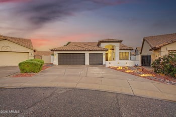 3105 E Hiddenview Dr, Phoenix, AZ 85048