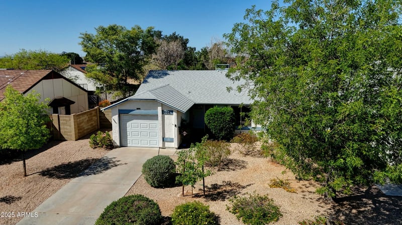 3106 Mohawk Ln, Phoenix, AZ 85027