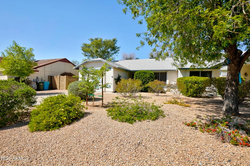 3106 Mohawk Ln, Phoenix, AZ 85027