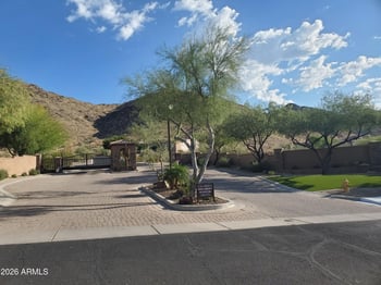 3109 Nighthawk Way #84, Phoenix, AZ 85045
