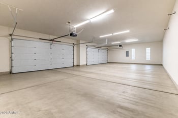 311 Olesen Rd, Phoenix, AZ 85085