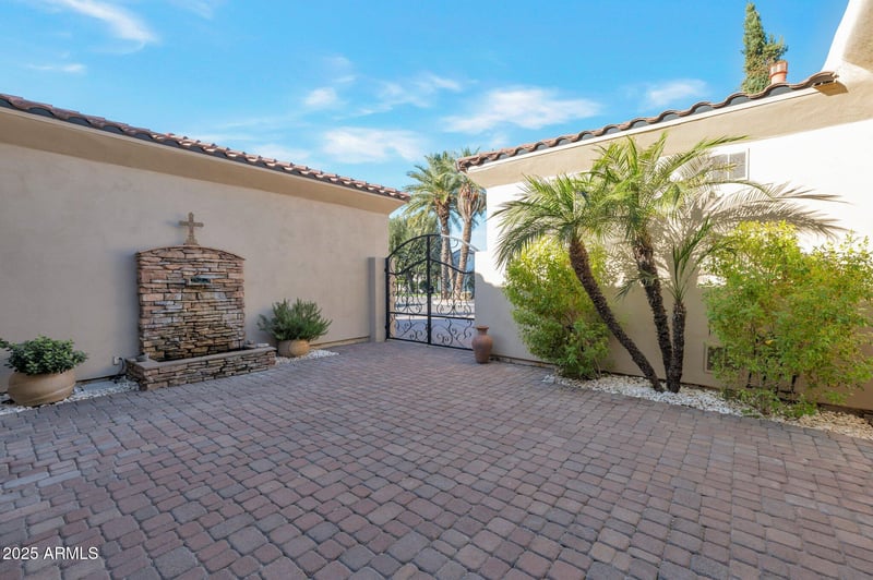 311 Wexford Cv, Phoenix, AZ 85020