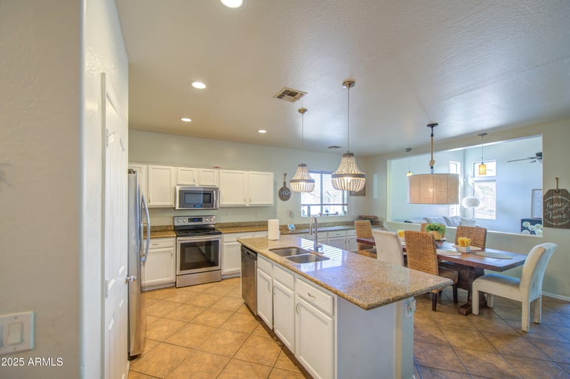 3112 81st Ln, Phoenix, AZ 85043