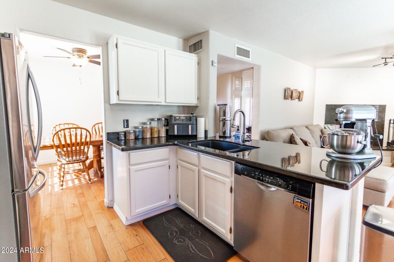 3113 E Cottonwood Ln, Phoenix, AZ 85048